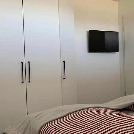 Braun Constance 4*
